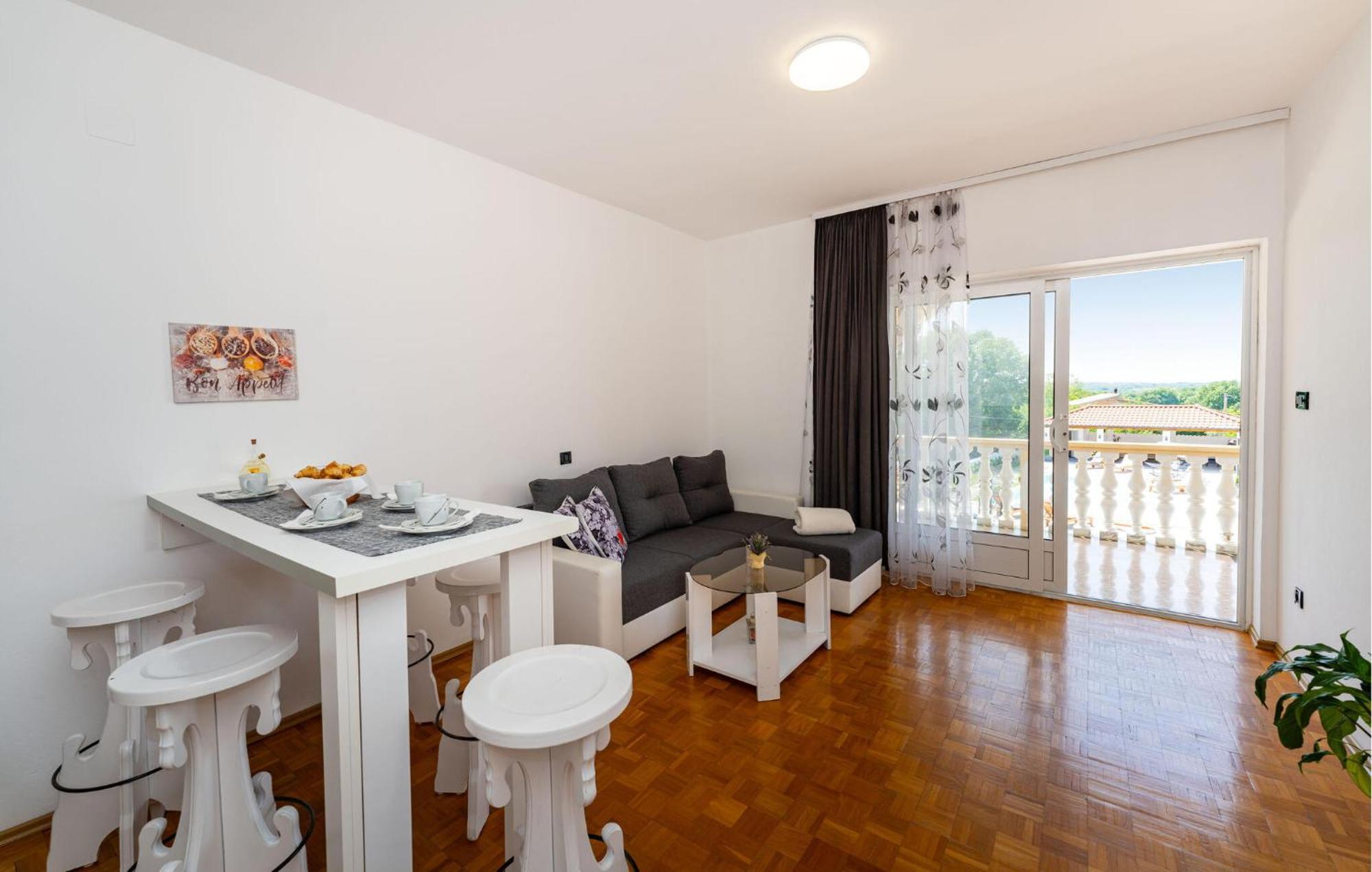Beautiful Apartment In Galovac With Kitchen Екстериор снимка